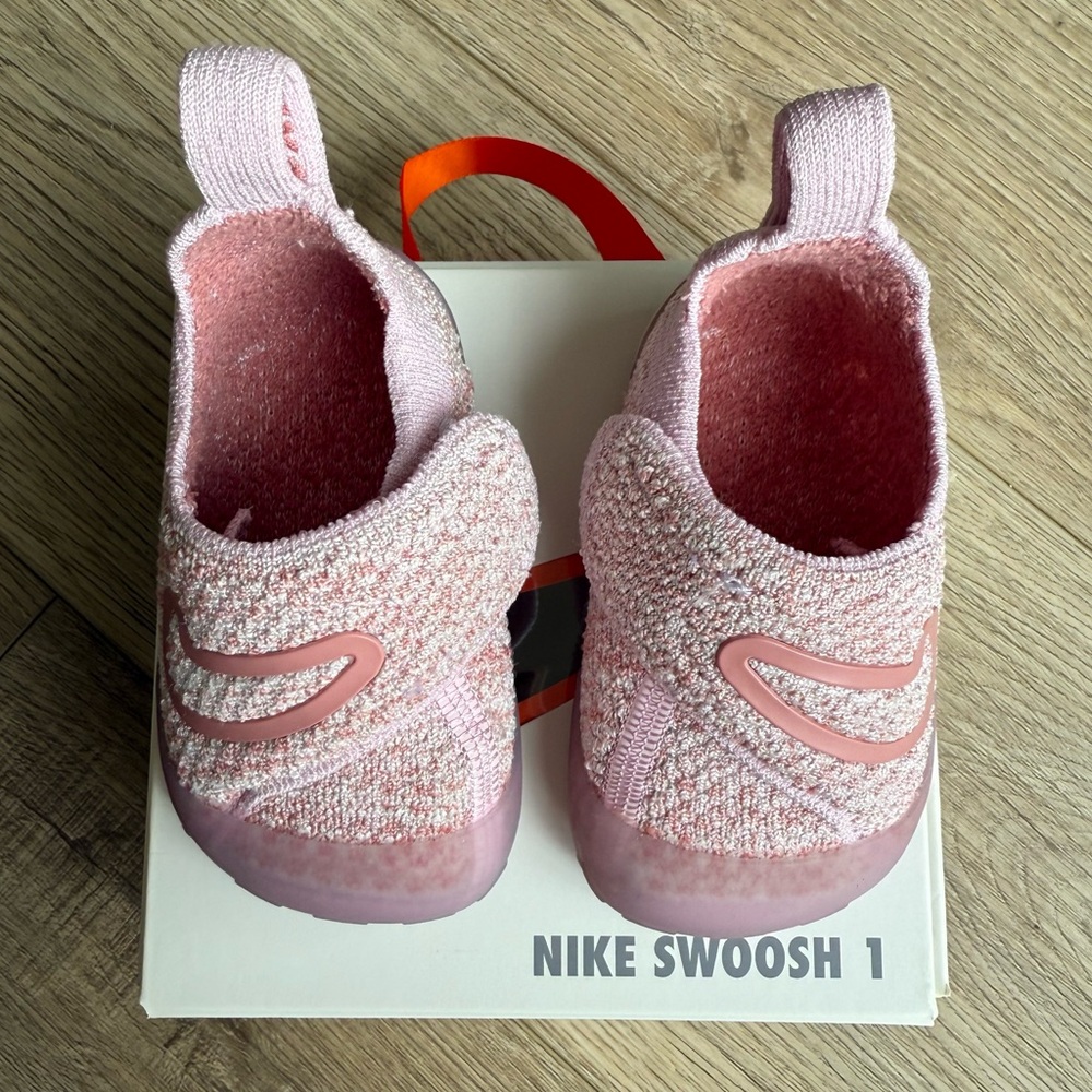 NIKE - swoosh 1 flyknit pink sneakers